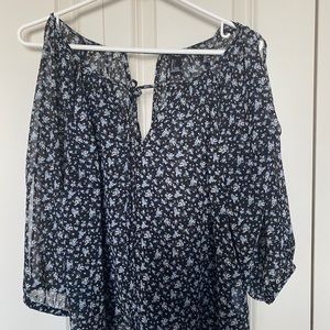 Forever 21 breezy black cold shoulder blouse